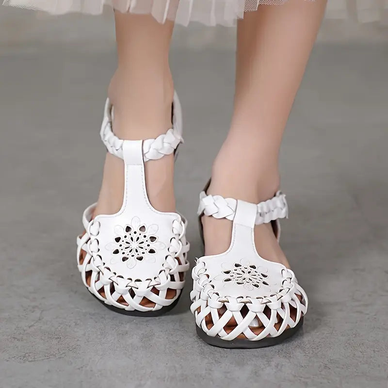 Elegant Women's New Genuine Cowhide Casual Korean Version Low Top Pointed Toe Buckle Flat Soft Bottom Soft Surface Forest Style Hand-woven Sandals